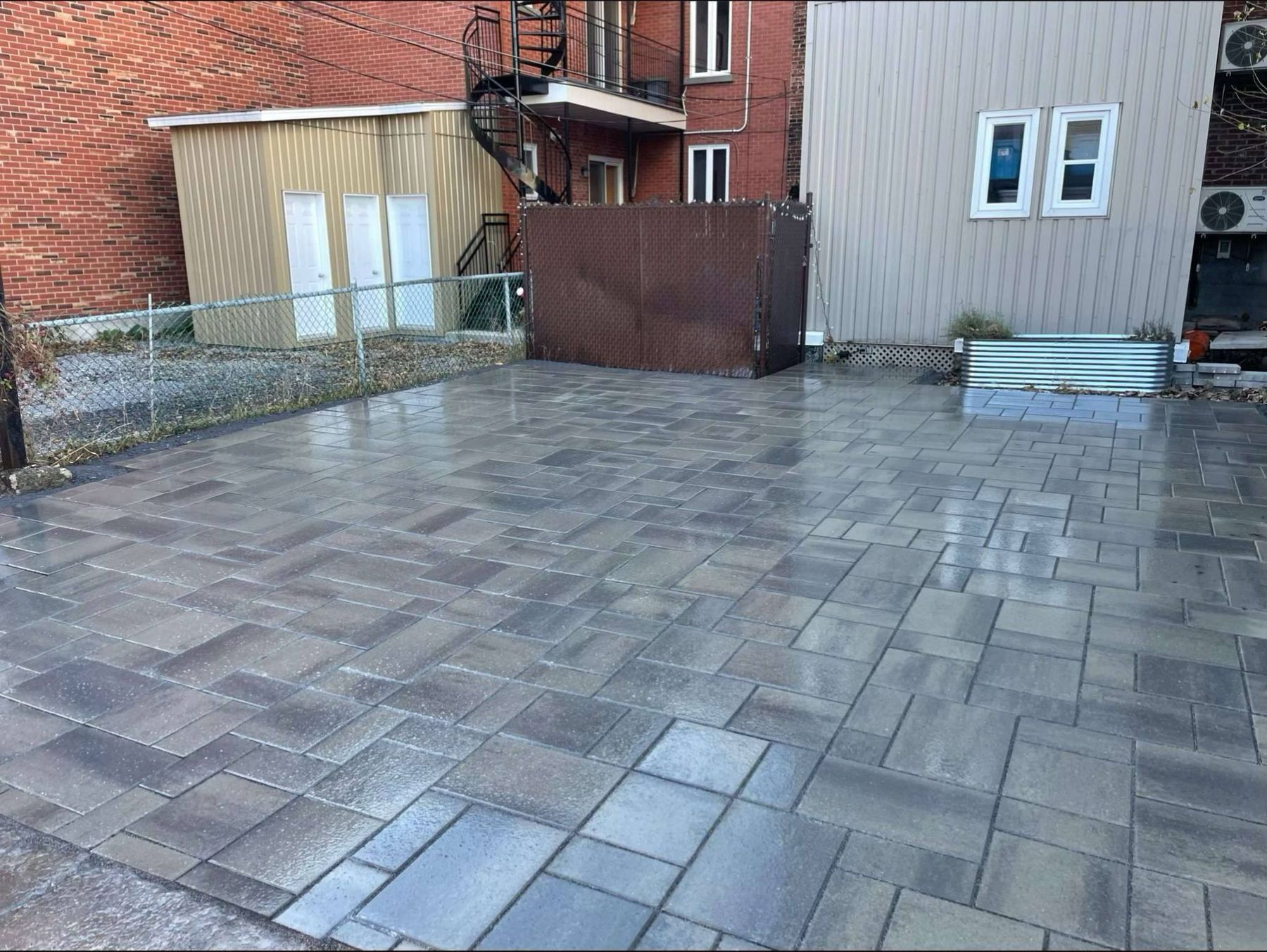 Patio en pavé-uni